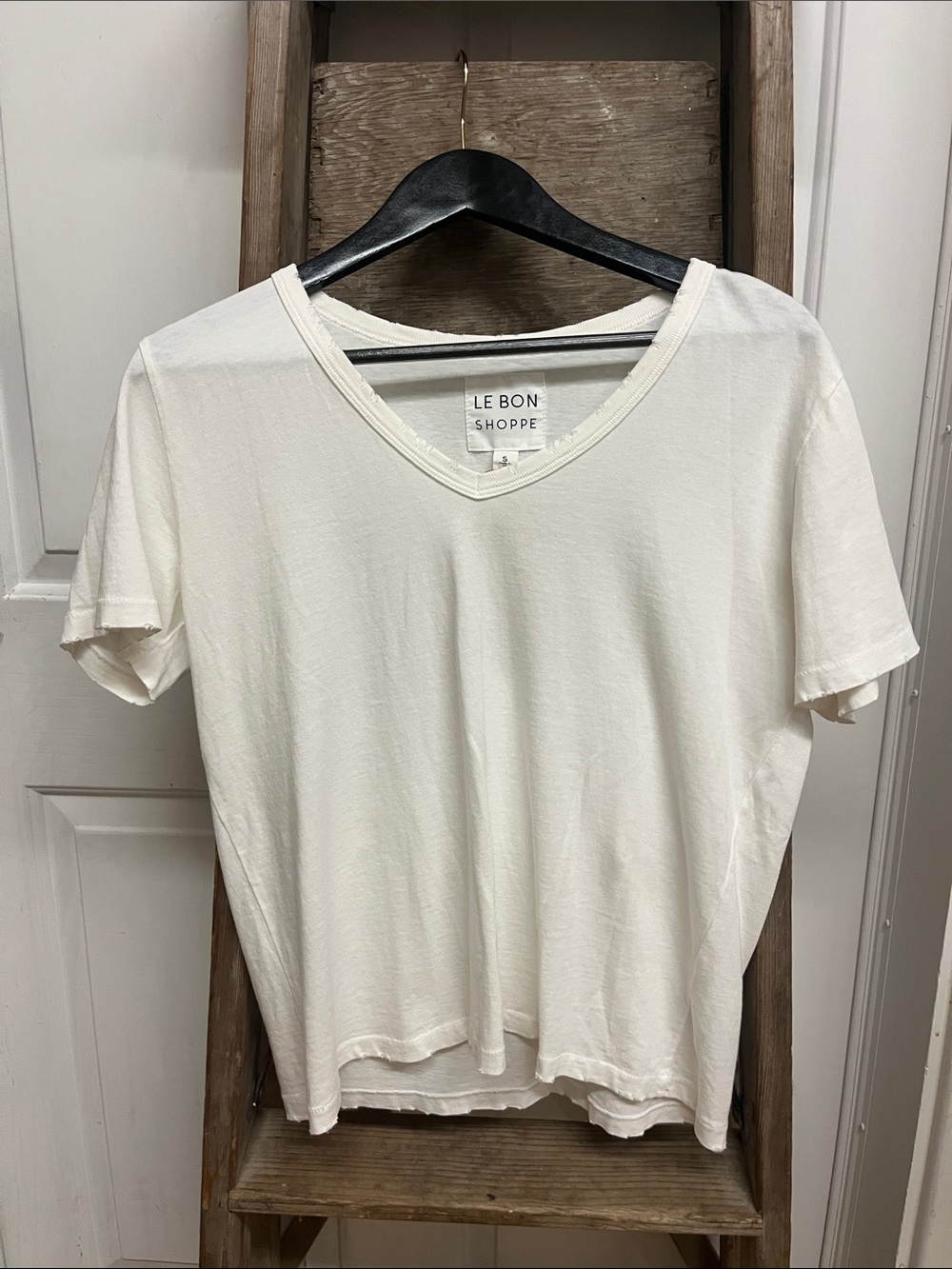 Le Bon Shoppe v neck tee